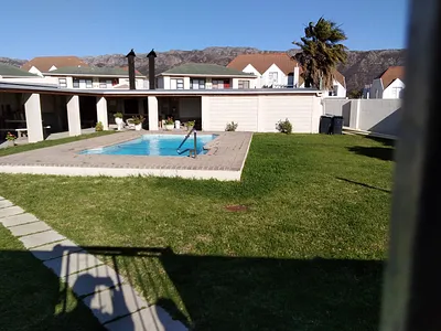 2 Bedroom Apartment To Rent in Gordons Bay - img