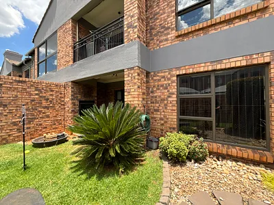 2 Bedroom Townhouse For Sale in Boksburg - E8pz.webp