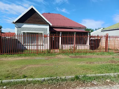 3 Bedroom House To Rent in Queenstown - ROuc.webp