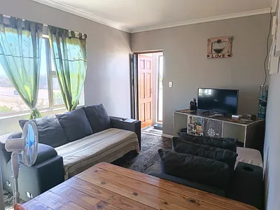 2 Bedroom Townhouse To Rent in Langebaan - img