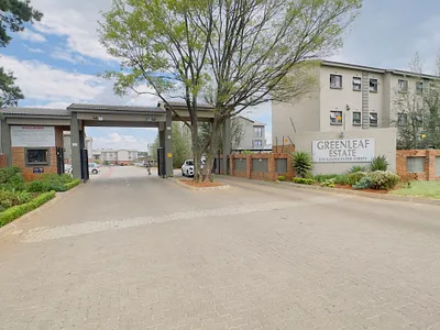 3 Bedroom Apartment For Sale in Brakpan - img