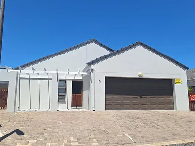 3 Bedroom House For Sale in Stilbaai West, Stilbaai - img
