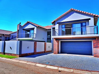 4 Bedroom Townhouse For Sale in Potchefstroom - lwQ1.webp