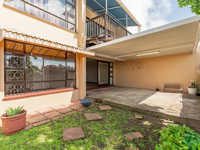 3 Bedroom Townhouse For Sale in Pinetown - l1ds.webp