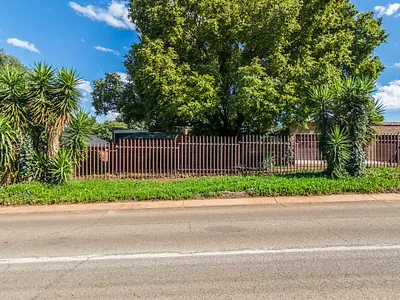 3 Bedroom House For Sale in Centurion - hzth.webp