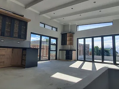 4 Bedroom Townhouse For Sale in Mossel Bay - lHCy.webp