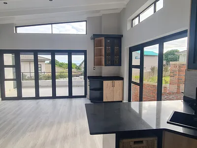 4 Bedroom Townhouse For Sale in Mossel Bay - 9uwN.webp