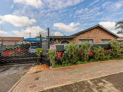 3 Bedroom House For Sale in Johannesburg - 2IdZ.webp