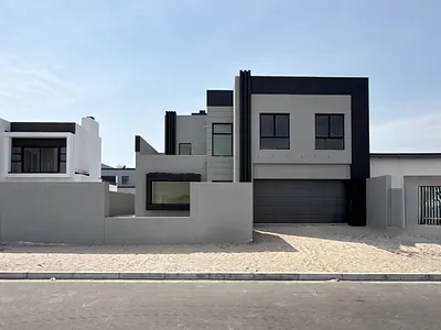 4 Bedroom House For Sale in Blouberg - YFBb.webp