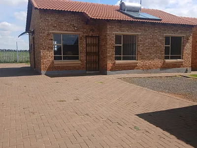 3 Bedroom Townhouse For Sale in Boksburg - img