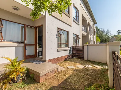 2 Bedroom Apartment For Sale in Sandton - UEVq.webp