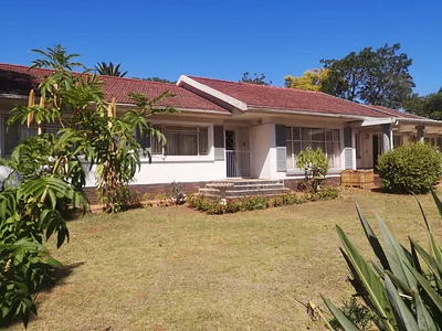 3 Bedroom House For Sale in Uitenhage - Vthu.webp