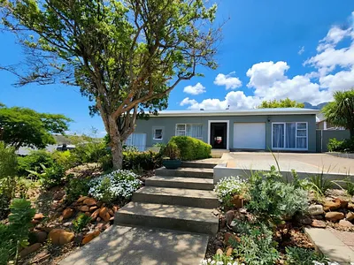 3 Bedroom House For Sale in Swellendam - img