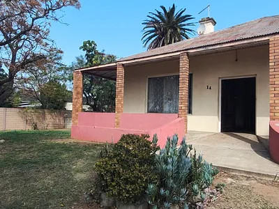 4 Bedroom House For Sale in Port Elizabeth - EEPE.webp