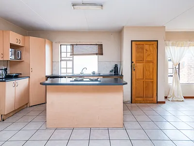 3 Bedroom Apartment To Rent in Midrand - img