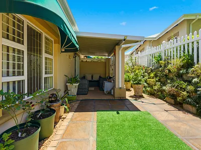 2 Bedroom Townhouse For Sale in Hillcrest - img