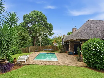 4 Bedroom Townhouse For Sale in Hillcrest - 9kX4.webp