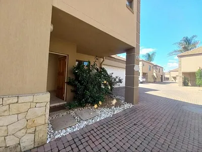 3 Bedroom Townhouse To Rent in Vanderbijlpark - B8k6.webp