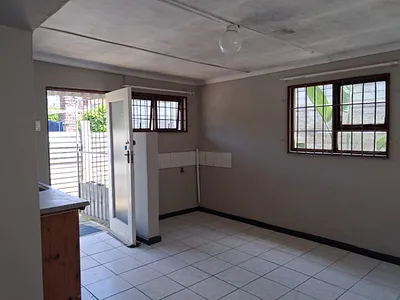 1 Bedroom Apartment To Rent in East London - 43KM.webp