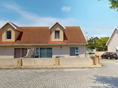 2 Bedroom Townhouse For Sale in Port Elizabeth - zdEJ.webp