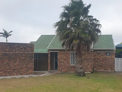 2 Bedroom Townhouse To Rent in Port Elizabeth - WK2J.webp