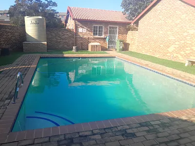 2 Bedroom Townhouse For Sale in Pretoria - yVL0.webp