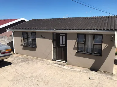 2 Bedroom House For Sale in East London - R266.webp
