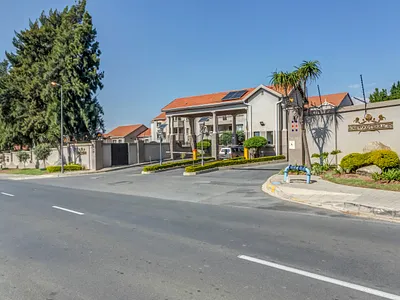 2 Bedroom Apartment For Sale in Sandton - pH8b.webp