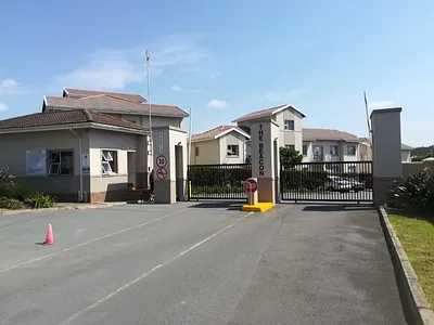 2 Bedroom Apartment To Rent in East London - Zo4D.webp