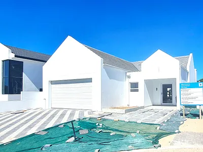 3 Bedroom House For Sale in St Helena Bay - img