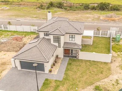 3 Bedroom Apartment For Sale in Kuils River - CwFx.webp