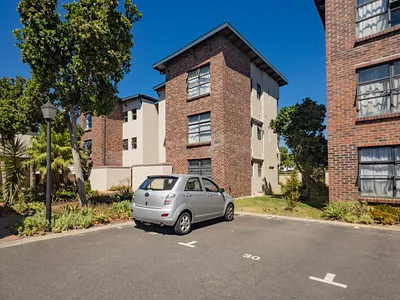 2 Bedroom Apartment For Sale in Milnerton - OkOt.webp