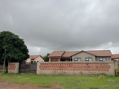 3 Bedroom House To Rent in Witbank - olDM.webp