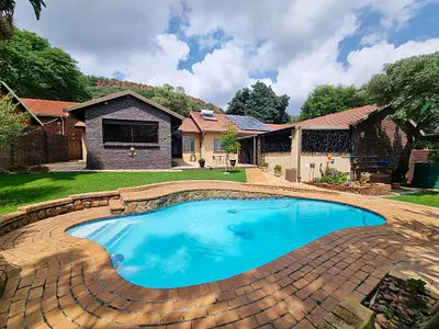 4 Bedroom House For Sale in Rustenburg - mDY9.webp
