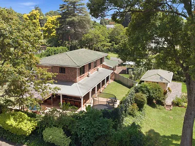 5 Bedroom House For Sale in Hillcrest - img