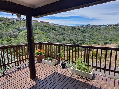 3 Bedroom House For Sale in Mossel Bay - Ds1B.webp