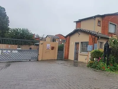 3 Bedroom Townhouse For Sale in Boksburg - KvQq.webp