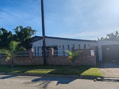 5 Bedroom House For Sale in Despatch - uEyR.webp