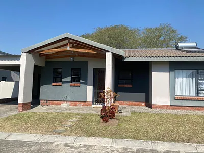 3 Bedroom Townhouse For Sale in Rustenburg - c6o8.webp