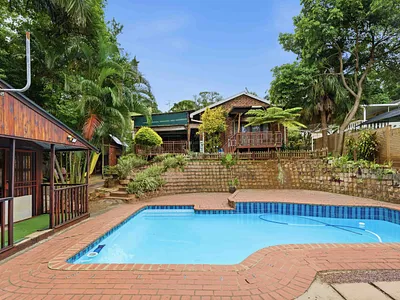 3 Bedroom House For Sale in Amanzimtoti - hmqf.webp