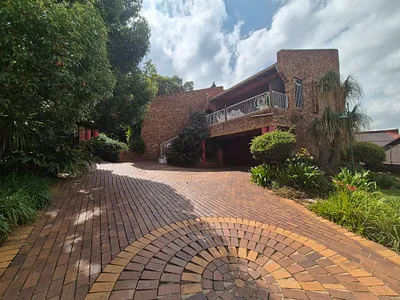 3 Bedroom House For Sale in Johannesburg - P3ux.webp