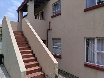 2 Bedroom Apartment For Sale in Rustenburg - r7H0.webp