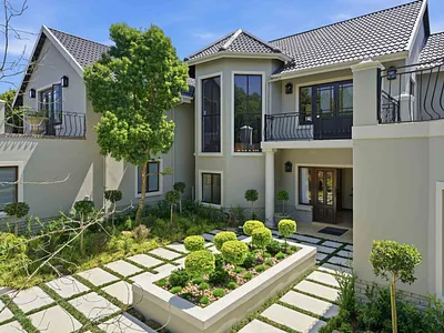 6 Bedroom House For Sale in Hillcrest - jUEz.webp