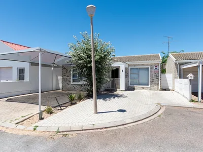 2 Bedroom House For Sale in Velddrif - img