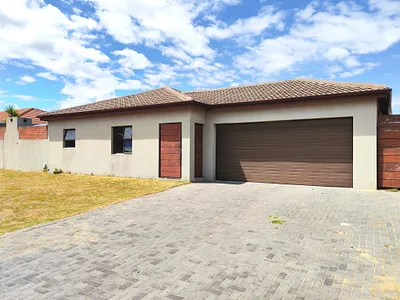 3 Bedroom House For Sale in Kraaifontein - h1w9.webp
