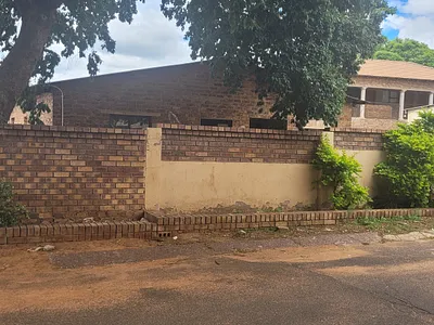 5 Bedroom House For Sale in Middelburg - img
