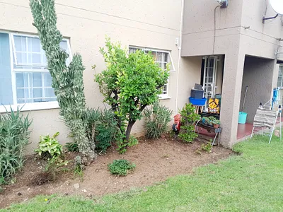2 Bedroom Townhouse For Sale in Midrand - OpI0.webp