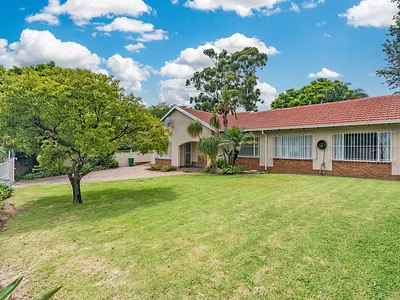 3 Bedroom House For Sale in Sandton - PLm0.webp