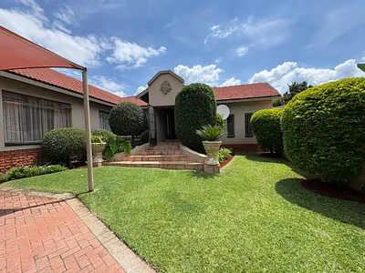 3 Bedroom House For Sale in Rustenburg - 3avO.webp
