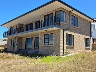 6 Bedroom House For Sale in Mossel Bay - img